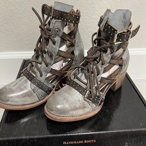 Freebird Cheyenne Boots- Never worn!!!- Ice- Size 8